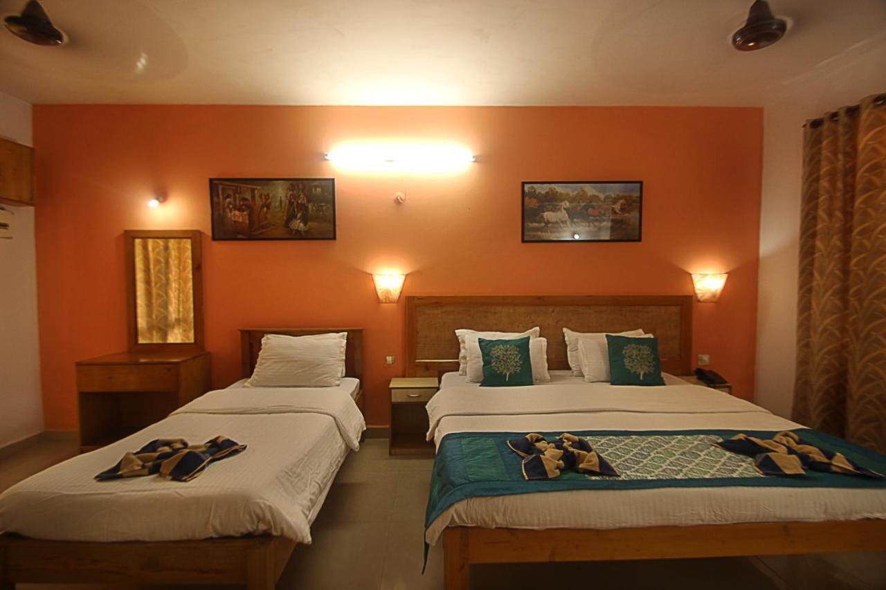 Lui Beach Resort Кандолим Екстериор снимка